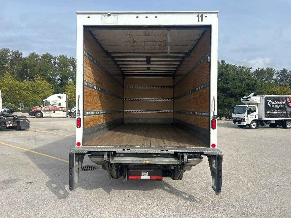 Medium Duty Box Truck-Light and Medium Duty Trucks-Isuzu-2019-NRR-Delta-BC-90,552\n\t\tkm-$ 58,750 - Image 8