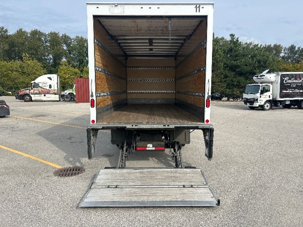 Medium Duty Box Truck-Light and Medium Duty Trucks-Isuzu-2019-NRR-Delta-BC-90,552\n\t\tkm-$ 58,750 - Image 9