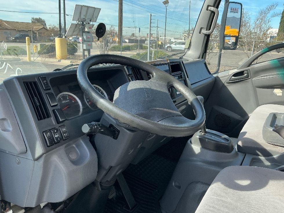 Medium Duty Box Truck-Light and Medium Duty Trucks-Isuzu-2019-NRR-Fontana-CA-116,065\n\t\tmiles-$ 44,750 - Image 17