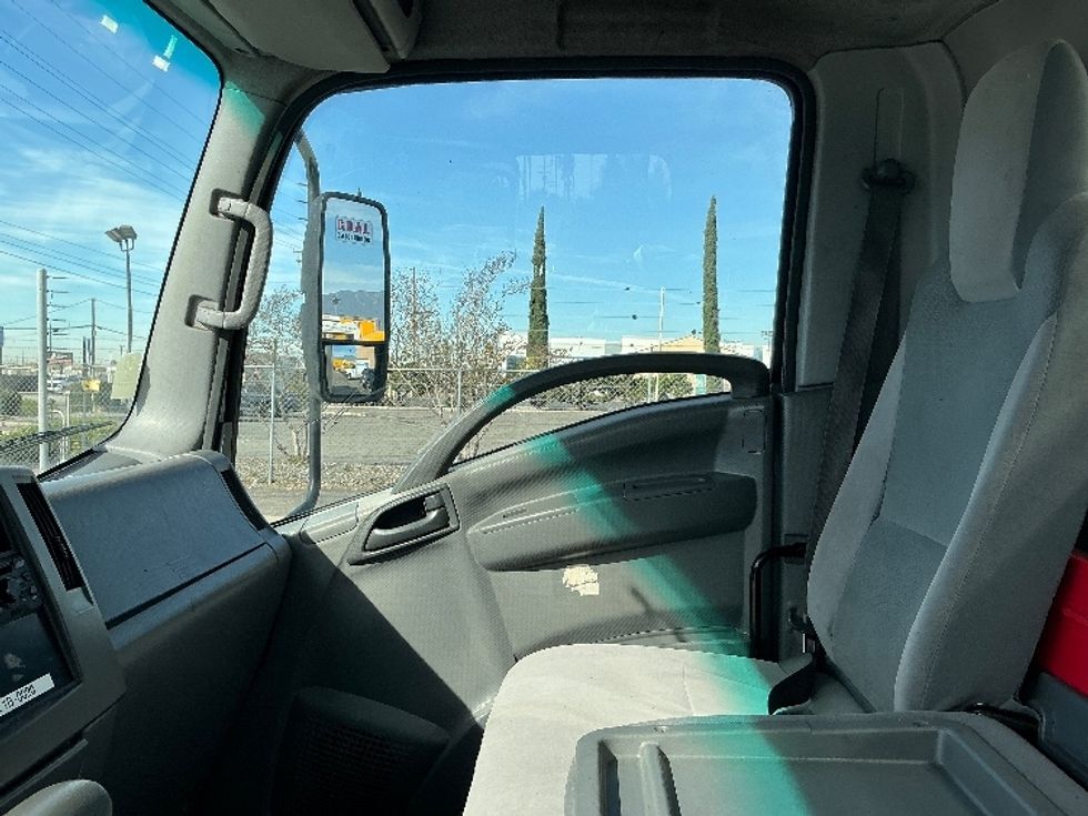 Medium Duty Box Truck-Light and Medium Duty Trucks-Isuzu-2019-NRR-Fontana-CA-116,065\n\t\tmiles-$ 44,750 - Image 19