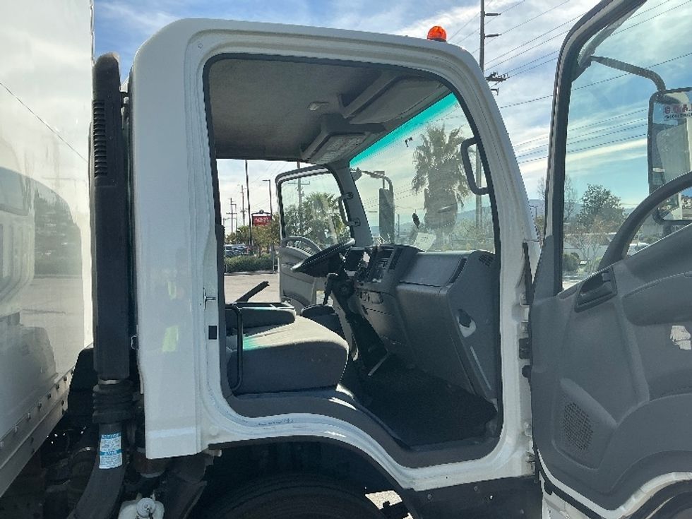 Medium Duty Box Truck-Light and Medium Duty Trucks-Isuzu-2019-NRR-Fontana-CA-116,065\n\t\tmiles-$ 44,750 - Image 20