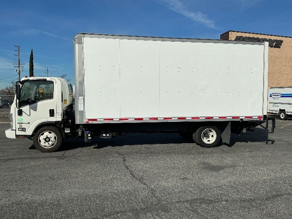 Medium Duty Box Truck-Light and Medium Duty Trucks-Isuzu-2019-NRR-Fontana-CA-116,065\n\t\tmiles-$ 44,750 - Image 4