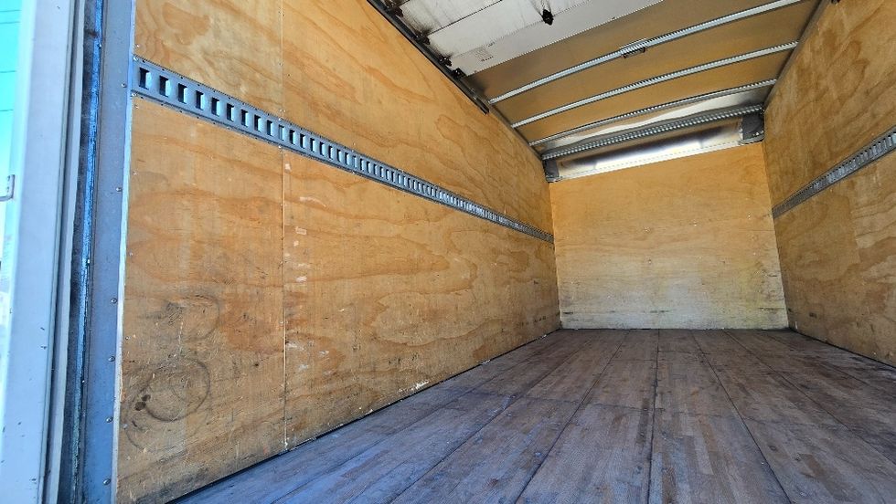 Medium Duty Box Truck-Light and Medium Duty Trucks-Isuzu-2019-NRR-Greensboro-NC-137,851\n\t\tmiles-$ 39,500 - Image 10