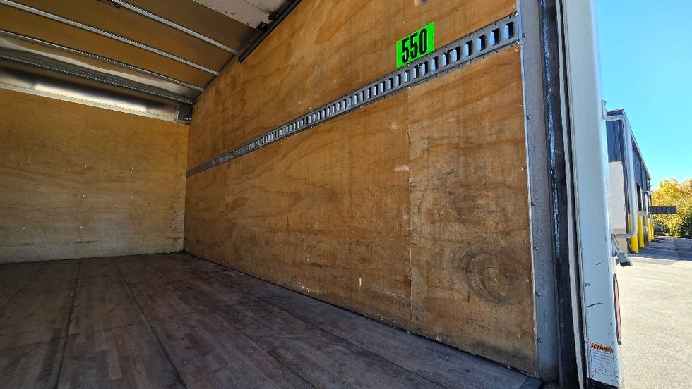 Medium Duty Box Truck-Light and Medium Duty Trucks-Isuzu-2019-NRR-Greensboro-NC-137,851\n\t\tmiles-$ 39,500 - Image 11