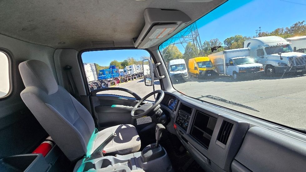 Medium Duty Box Truck-Light and Medium Duty Trucks-Isuzu-2019-NRR-Greensboro-NC-137,851\n\t\tmiles-$ 39,500 - Image 21