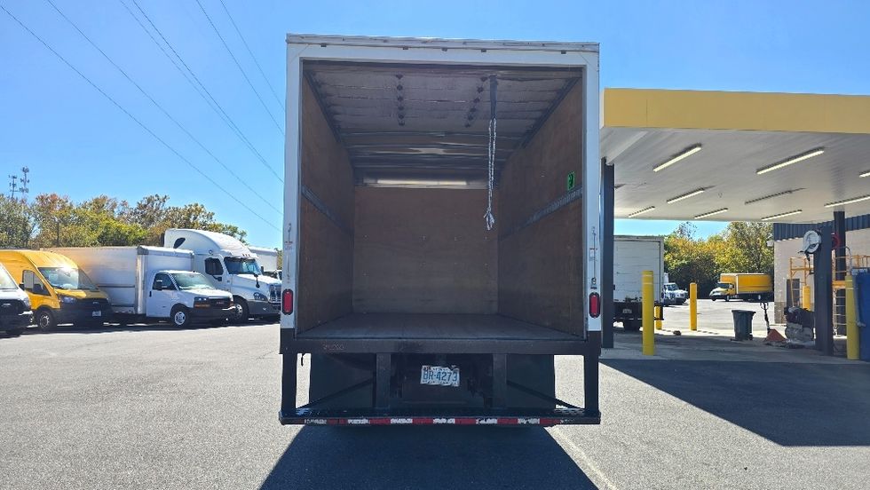 Medium Duty Box Truck-Light and Medium Duty Trucks-Isuzu-2019-NRR-Greensboro-NC-137,851\n\t\tmiles-$ 39,500 - Image 8