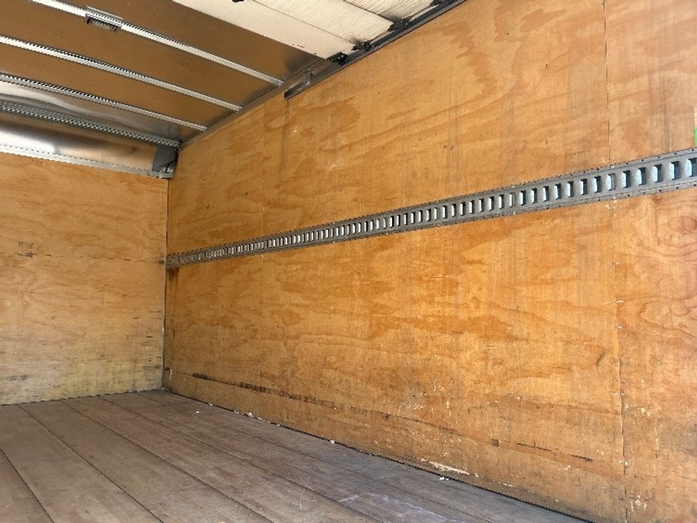 Medium Duty Box Truck-Light and Medium Duty Trucks-Isuzu-2019-NRR-Greensboro-NC-137,976\n\t\tmiles-$ 39,500 - Image 11