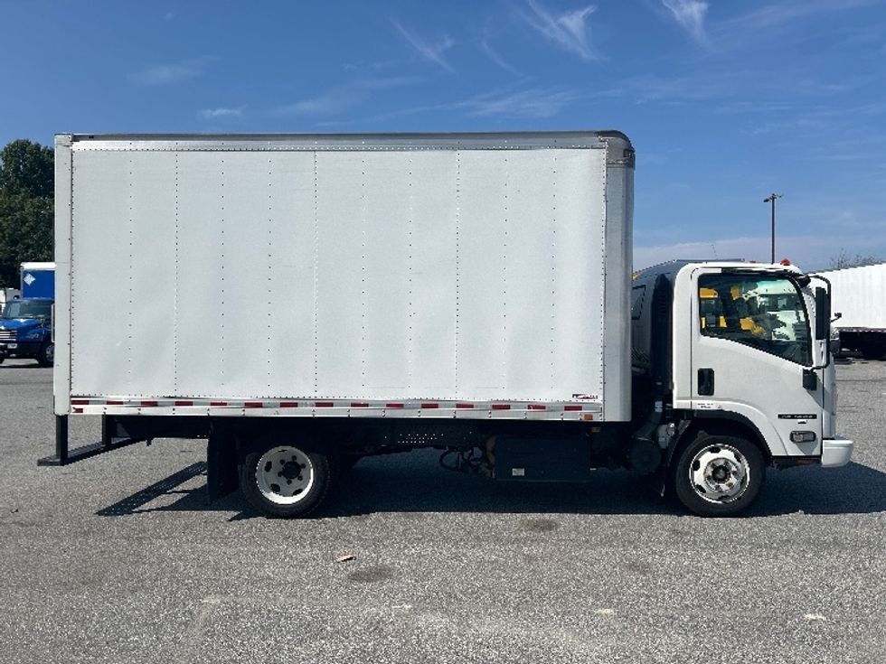 Medium Duty Box Truck-Light and Medium Duty Trucks-Isuzu-2019-NRR-Greensboro-NC-137,976\n\t\tmiles-$ 39,500 - Image 14