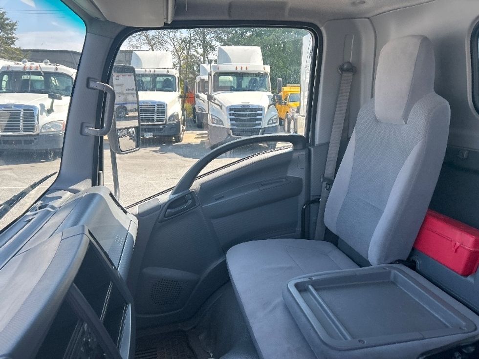 Medium Duty Box Truck-Light and Medium Duty Trucks-Isuzu-2019-NRR-Greensboro-NC-137,976\n\t\tmiles-$ 39,500 - Image 18