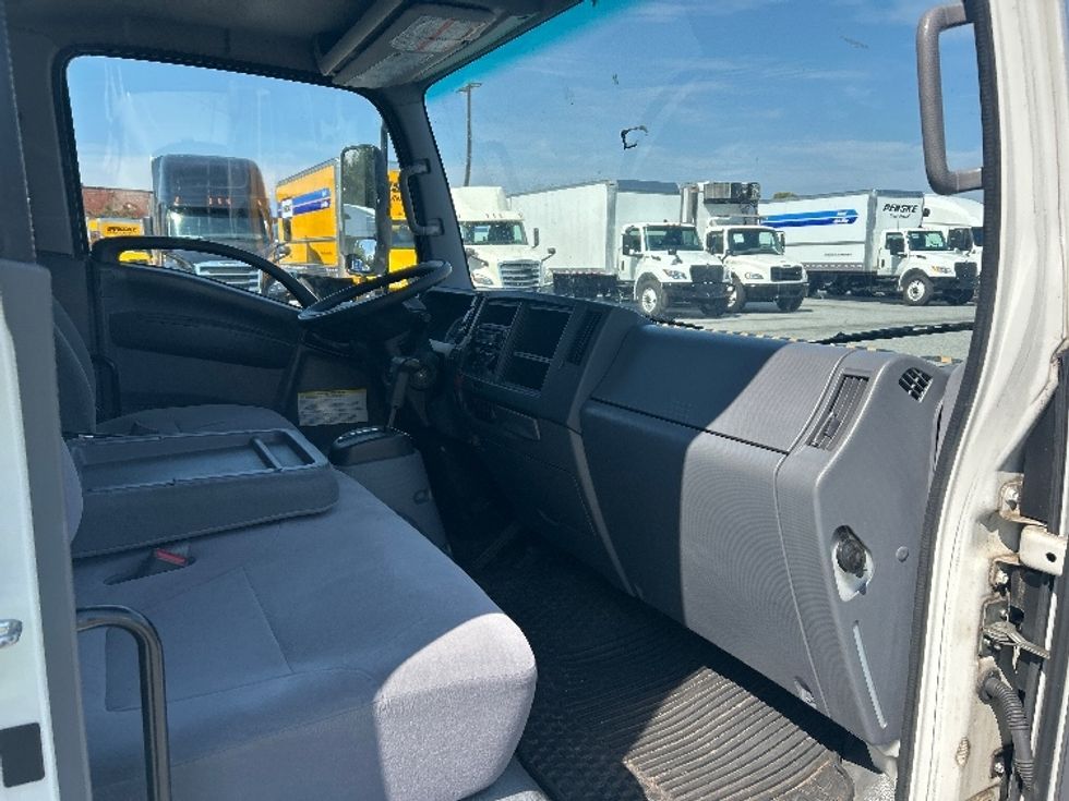 Medium Duty Box Truck-Light and Medium Duty Trucks-Isuzu-2019-NRR-Greensboro-NC-137,976\n\t\tmiles-$ 39,500 - Image 19