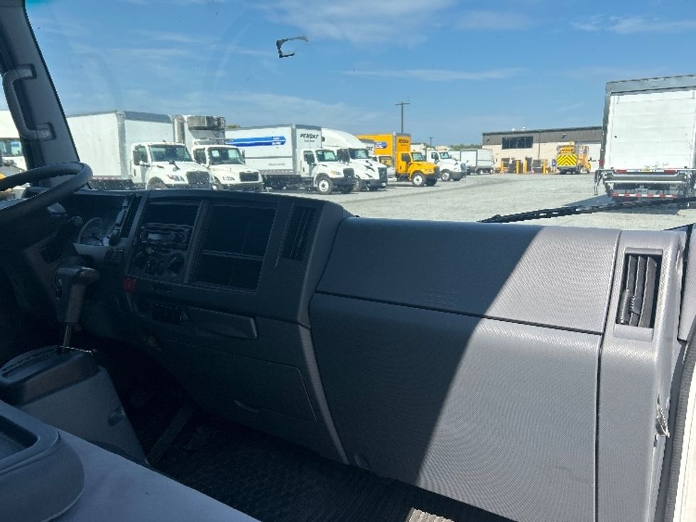 Medium Duty Box Truck-Light and Medium Duty Trucks-Isuzu-2019-NRR-Greensboro-NC-137,976\n\t\tmiles-$ 39,500 - Image 20