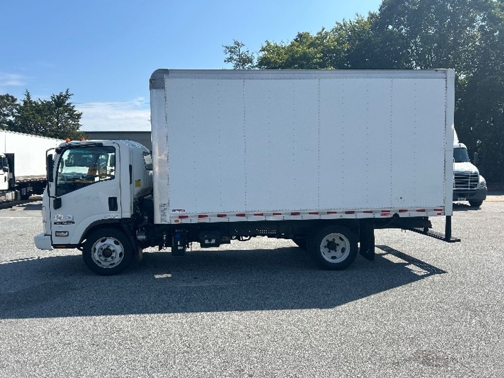 Medium Duty Box Truck-Light and Medium Duty Trucks-Isuzu-2019-NRR-Greensboro-NC-137,976\n\t\tmiles-$ 39,500 - Image 4