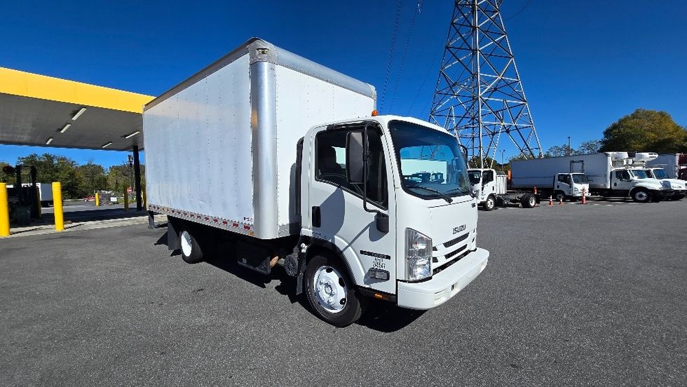 Medium Duty Box Truck-Light and Medium Duty Trucks-Isuzu-2019-NRR-Greensboro-NC-138,218\n\t\tmiles-$ 39,500 - Image 1