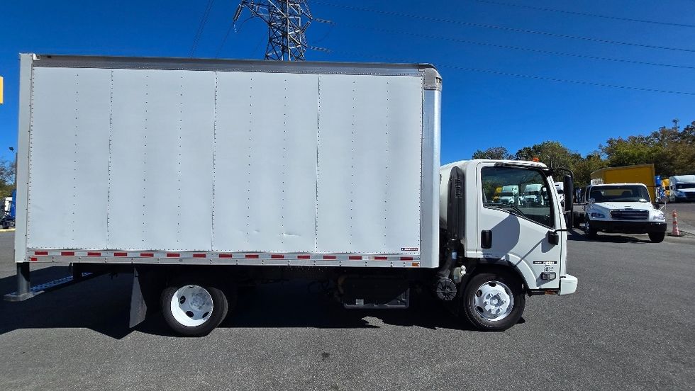 Medium Duty Box Truck-Light and Medium Duty Trucks-Isuzu-2019-NRR-Greensboro-NC-138,218\n\t\tmiles-$ 39,500 - Image 14