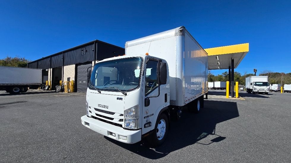 Medium Duty Box Truck-Light and Medium Duty Trucks-Isuzu-2019-NRR-Greensboro-NC-138,218\n\t\tmiles-$ 39,500 - Image 3