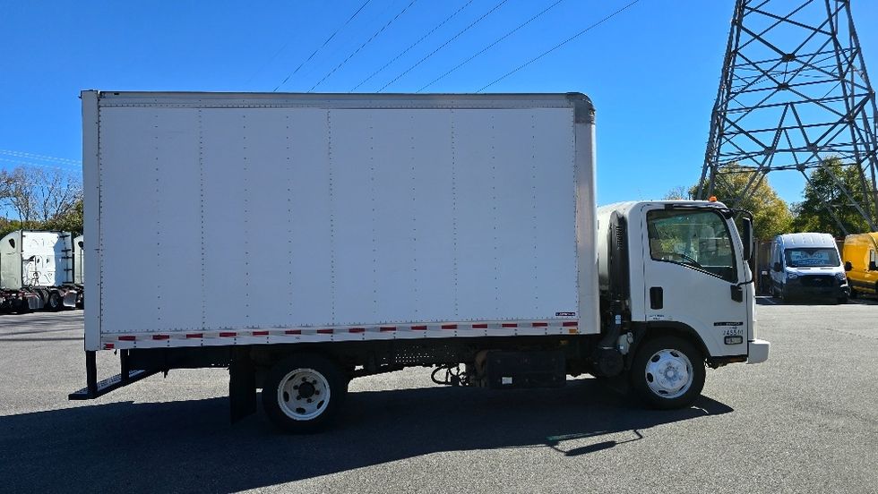 Medium Duty Box Truck-Light and Medium Duty Trucks-Isuzu-2019-NRR-Greensboro-NC-138,982\n\t\tmiles-$ 39,500 - Image 14