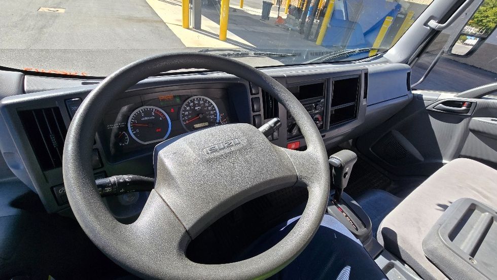 Medium Duty Box Truck-Light and Medium Duty Trucks-Isuzu-2019-NRR-Greensboro-NC-138,982\n\t\tmiles-$ 39,500 - Image 16