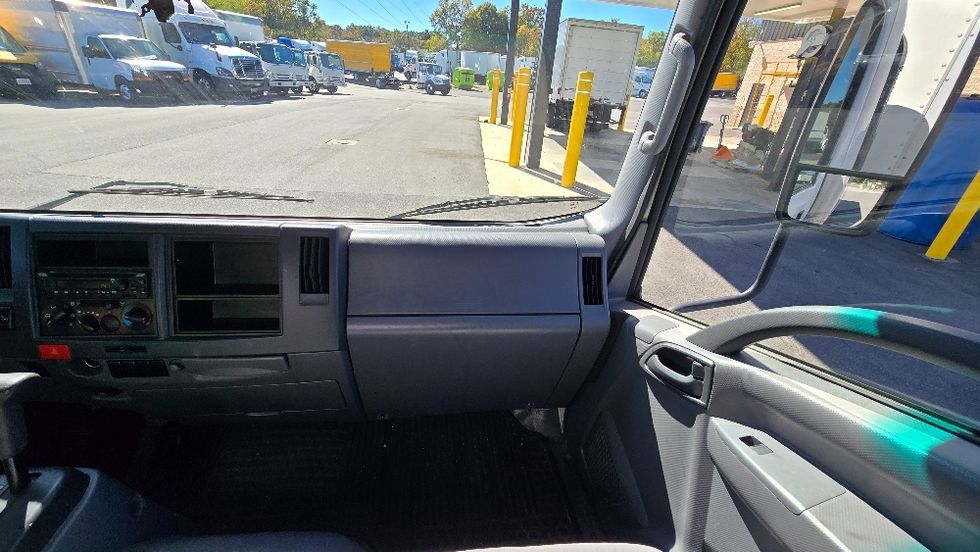 Medium Duty Box Truck-Light and Medium Duty Trucks-Isuzu-2019-NRR-Greensboro-NC-138,982\n\t\tmiles-$ 39,500 - Image 20