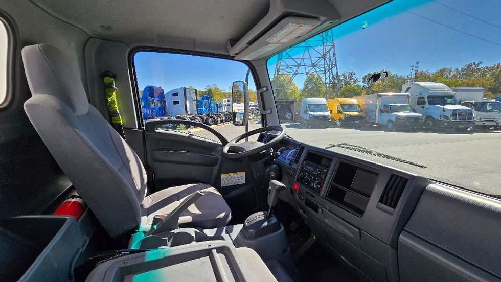 Medium Duty Box Truck-Light and Medium Duty Trucks-Isuzu-2019-NRR-Greensboro-NC-138,982\n\t\tmiles-$ 39,500 - Image 21