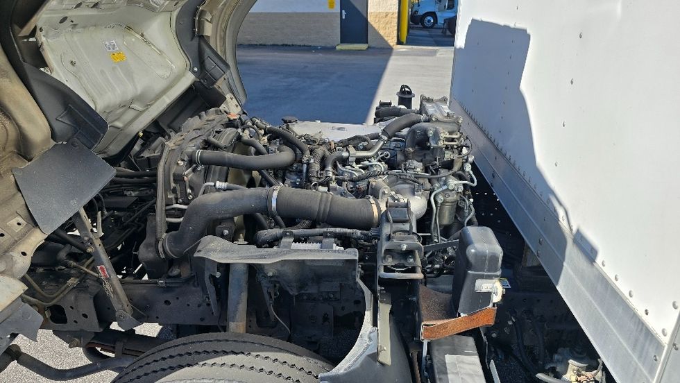 Medium Duty Box Truck-Light and Medium Duty Trucks-Isuzu-2019-NRR-Greensboro-NC-138,982\n\t\tmiles-$ 39,500 - Image 23