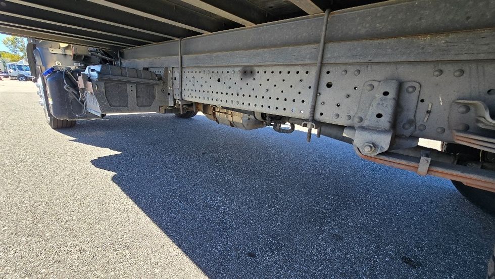 Medium Duty Box Truck-Light and Medium Duty Trucks-Isuzu-2019-NRR-Greensboro-NC-138,982\n\t\tmiles-$ 39,500 - Image 5