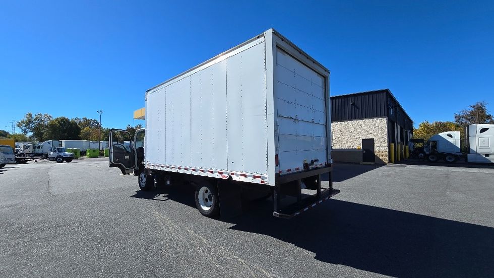 Medium Duty Box Truck-Light and Medium Duty Trucks-Isuzu-2019-NRR-Greensboro-NC-138,982\n\t\tmiles-$ 39,500 - Image 6