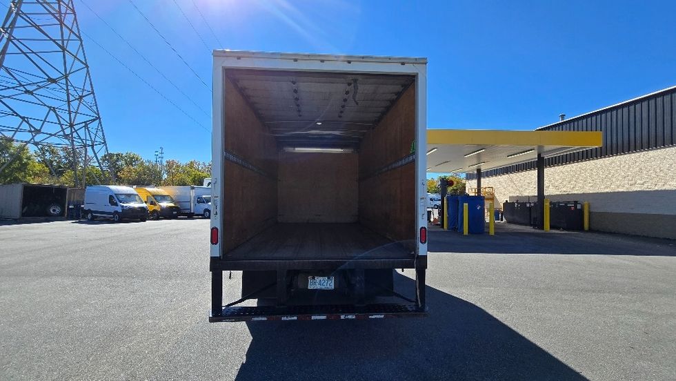 Medium Duty Box Truck-Light and Medium Duty Trucks-Isuzu-2019-NRR-Greensboro-NC-138,982\n\t\tmiles-$ 39,500 - Image 8