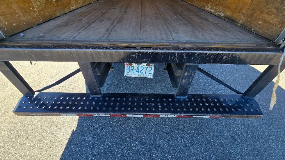 Medium Duty Box Truck-Light and Medium Duty Trucks-Isuzu-2019-NRR-Greensboro-NC-138,982\n\t\tmiles-$ 39,500 - Image 9