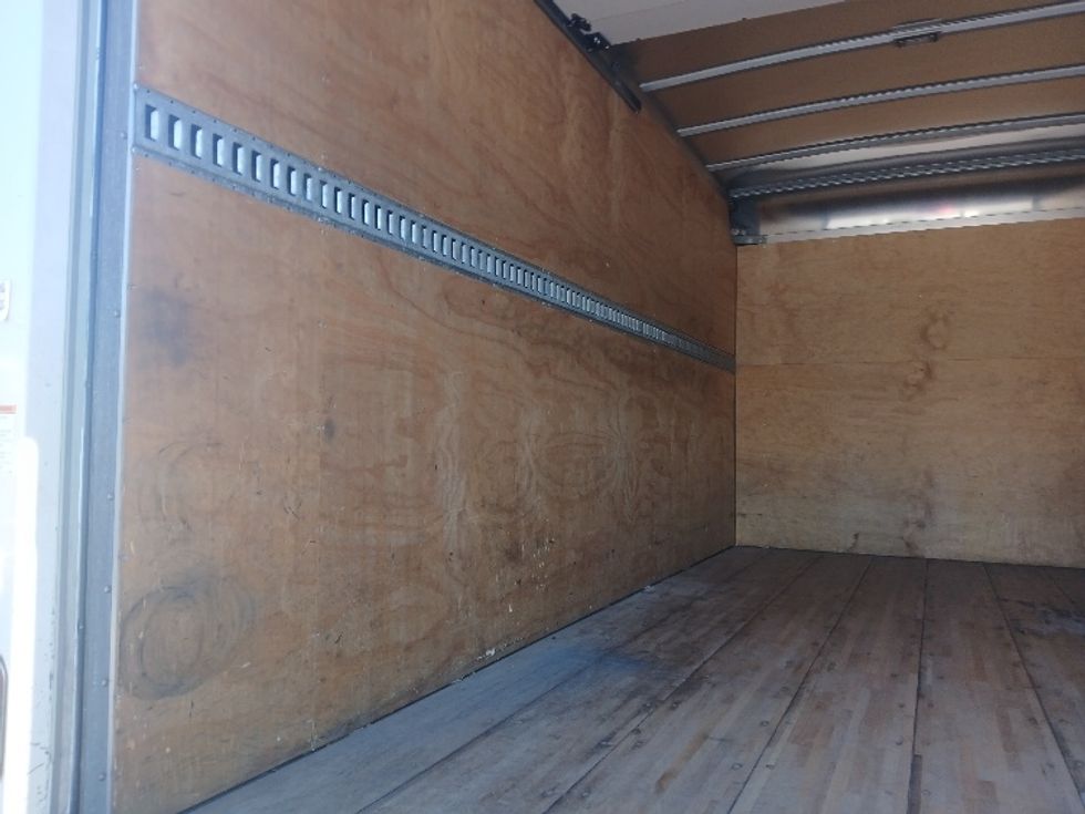 Medium Duty Box Truck-Light and Medium Duty Trucks-Isuzu-2019-NRR-Greensboro-NC-139,505\n\t\tmiles-$ 39,500 - Image 10