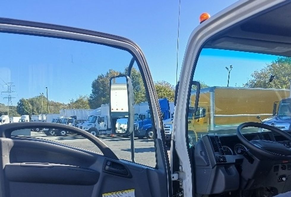 Medium Duty Box Truck-Light and Medium Duty Trucks-Isuzu-2019-NRR-Greensboro-NC-139,505\n\t\tmiles-$ 39,500 - Image 15