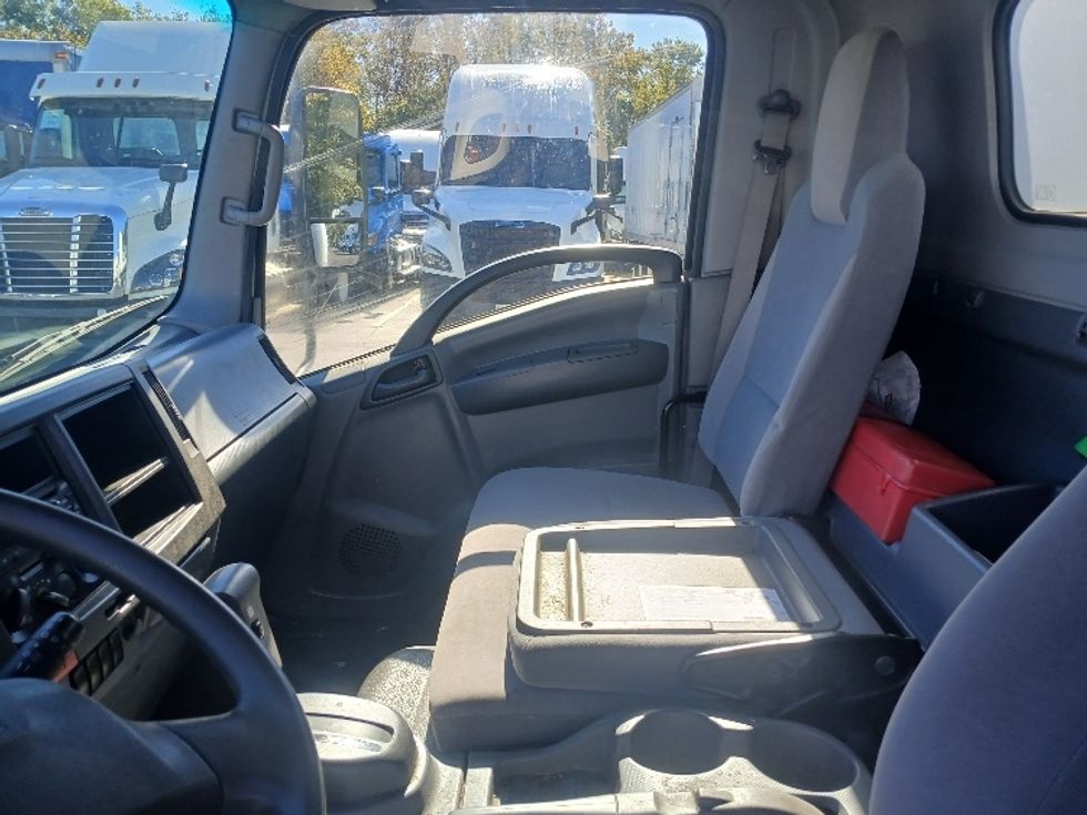 Medium Duty Box Truck-Light and Medium Duty Trucks-Isuzu-2019-NRR-Greensboro-NC-139,505\n\t\tmiles-$ 39,500 - Image 18