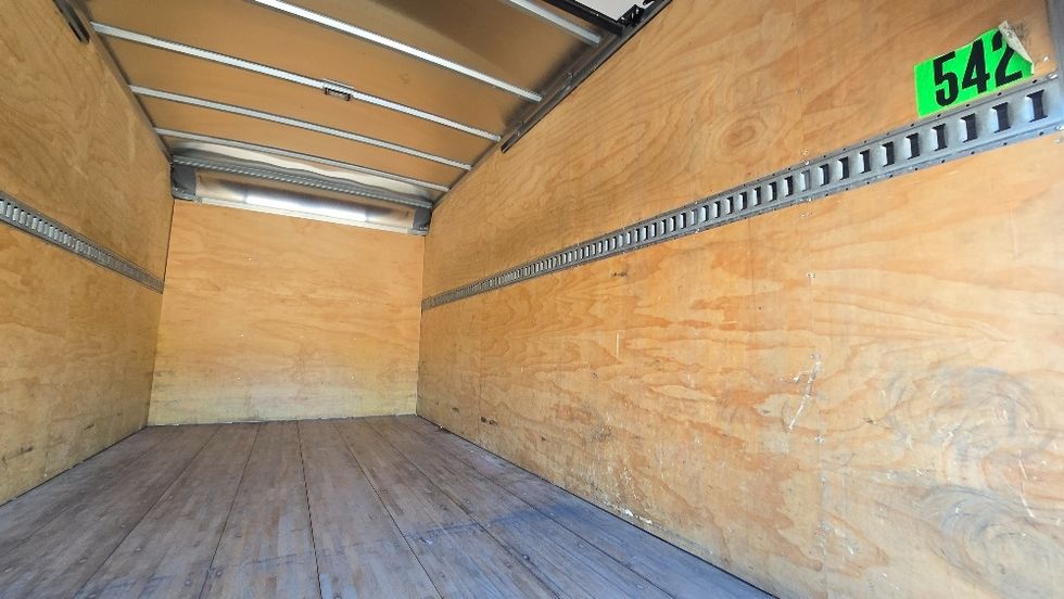 Medium Duty Box Truck-Light and Medium Duty Trucks-Isuzu-2019-NRR-Greensboro-NC-141,065\n\t\tmiles-$ 39,250 - Image 11