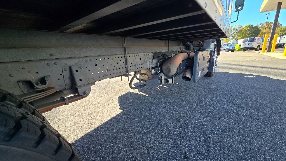 Medium Duty Box Truck-Light and Medium Duty Trucks-Isuzu-2019-NRR-Greensboro-NC-141,065\n\t\tmiles-$ 39,250 - Image 13