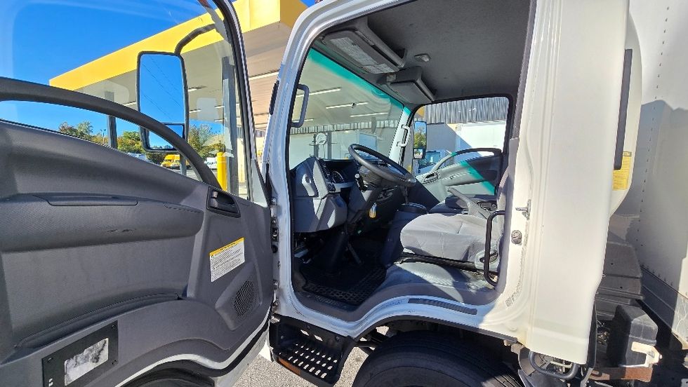 Medium Duty Box Truck-Light and Medium Duty Trucks-Isuzu-2019-NRR-Greensboro-NC-141,065\n\t\tmiles-$ 39,250 - Image 15