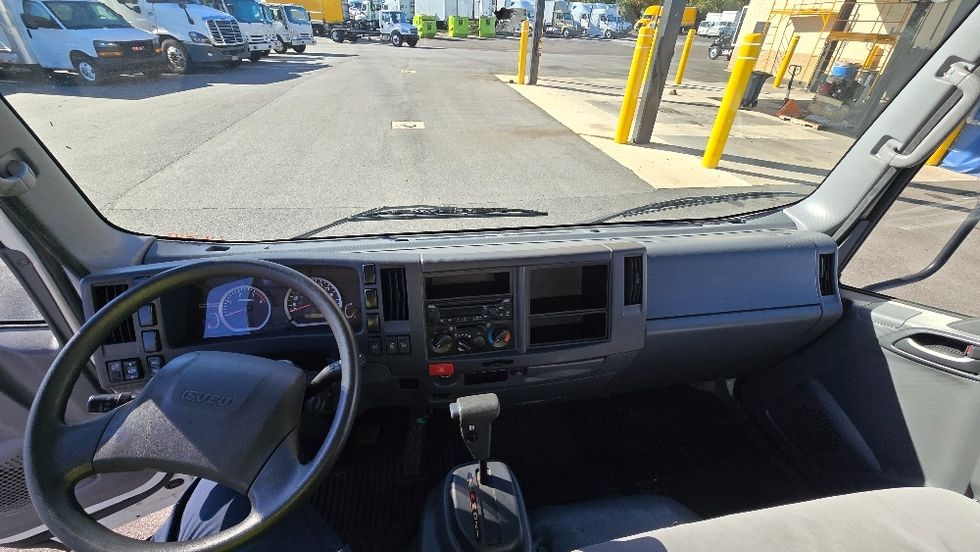 Medium Duty Box Truck-Light and Medium Duty Trucks-Isuzu-2019-NRR-Greensboro-NC-141,065\n\t\tmiles-$ 39,250 - Image 17