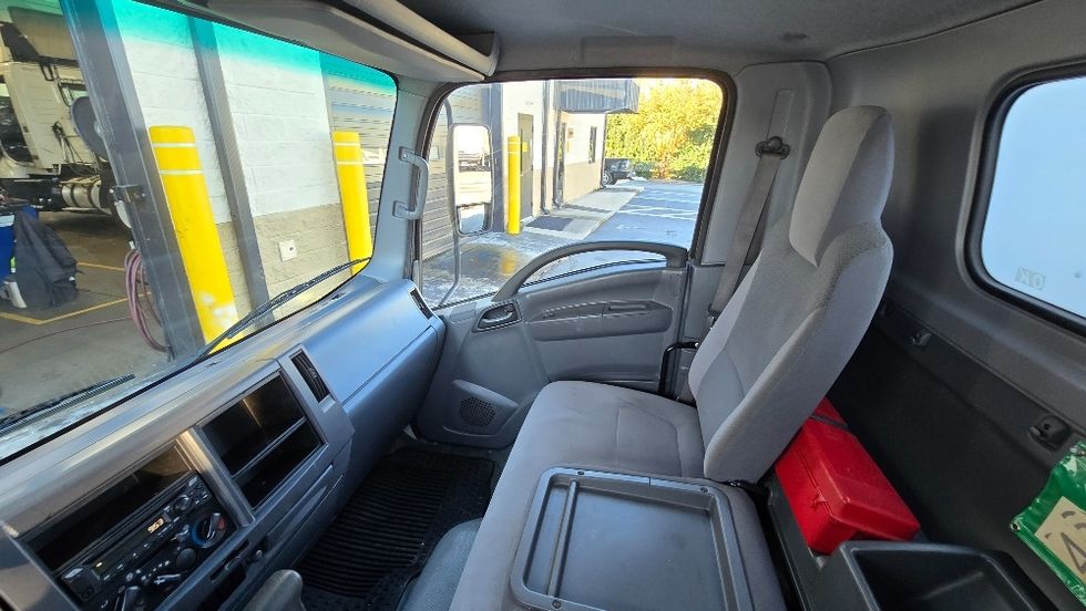 Medium Duty Box Truck-Light and Medium Duty Trucks-Isuzu-2019-NRR-Greensboro-NC-141,065\n\t\tmiles-$ 39,250 - Image 18