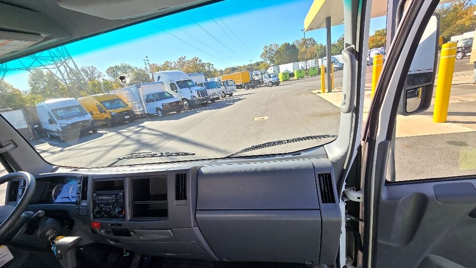 Medium Duty Box Truck-Light and Medium Duty Trucks-Isuzu-2019-NRR-Greensboro-NC-141,065\n\t\tmiles-$ 39,250 - Image 20