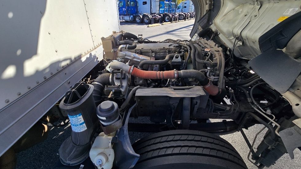 Medium Duty Box Truck-Light and Medium Duty Trucks-Isuzu-2019-NRR-Greensboro-NC-141,065\n\t\tmiles-$ 39,250 - Image 22