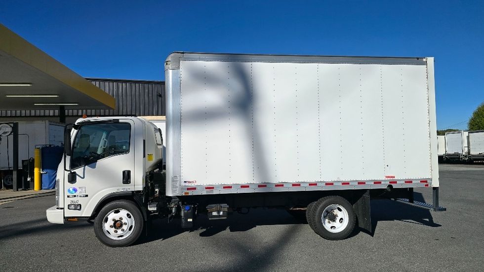 Medium Duty Box Truck-Light and Medium Duty Trucks-Isuzu-2019-NRR-Greensboro-NC-141,065\n\t\tmiles-$ 39,250 - Image 4