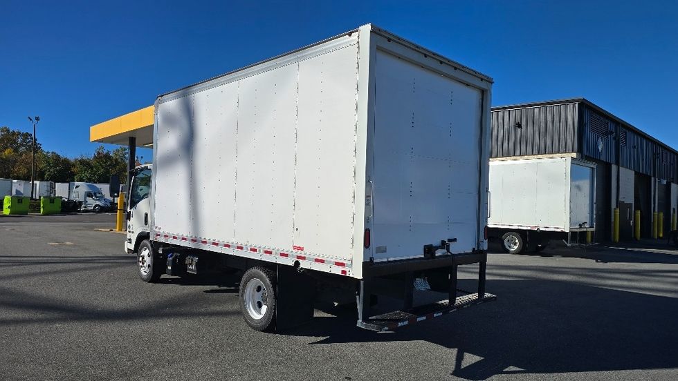 Medium Duty Box Truck-Light and Medium Duty Trucks-Isuzu-2019-NRR-Greensboro-NC-141,065\n\t\tmiles-$ 39,250 - Image 6