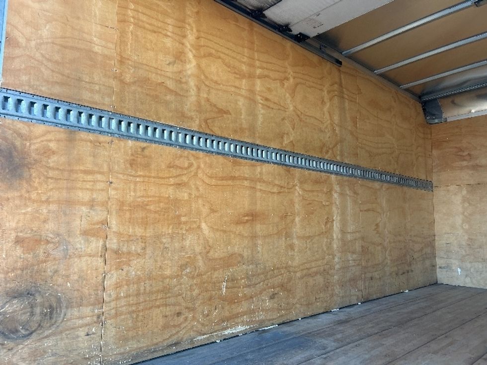 Medium Duty Box Truck-Light and Medium Duty Trucks-Isuzu-2019-NRR-Greensboro-NC-144,580\n\t\tmiles-$ 38,250 - Image 10