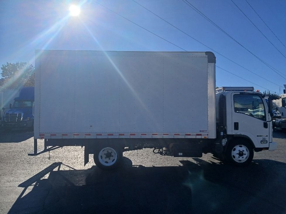 Medium Duty Box Truck-Light and Medium Duty Trucks-Isuzu-2019-NRR-Greensboro-NC-146,721\n\t\tmiles-$ 38,000 - Image 14