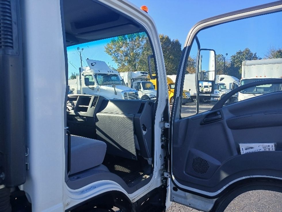 Medium Duty Box Truck-Light and Medium Duty Trucks-Isuzu-2019-NRR-Greensboro-NC-146,721\n\t\tmiles-$ 38,000 - Image 19