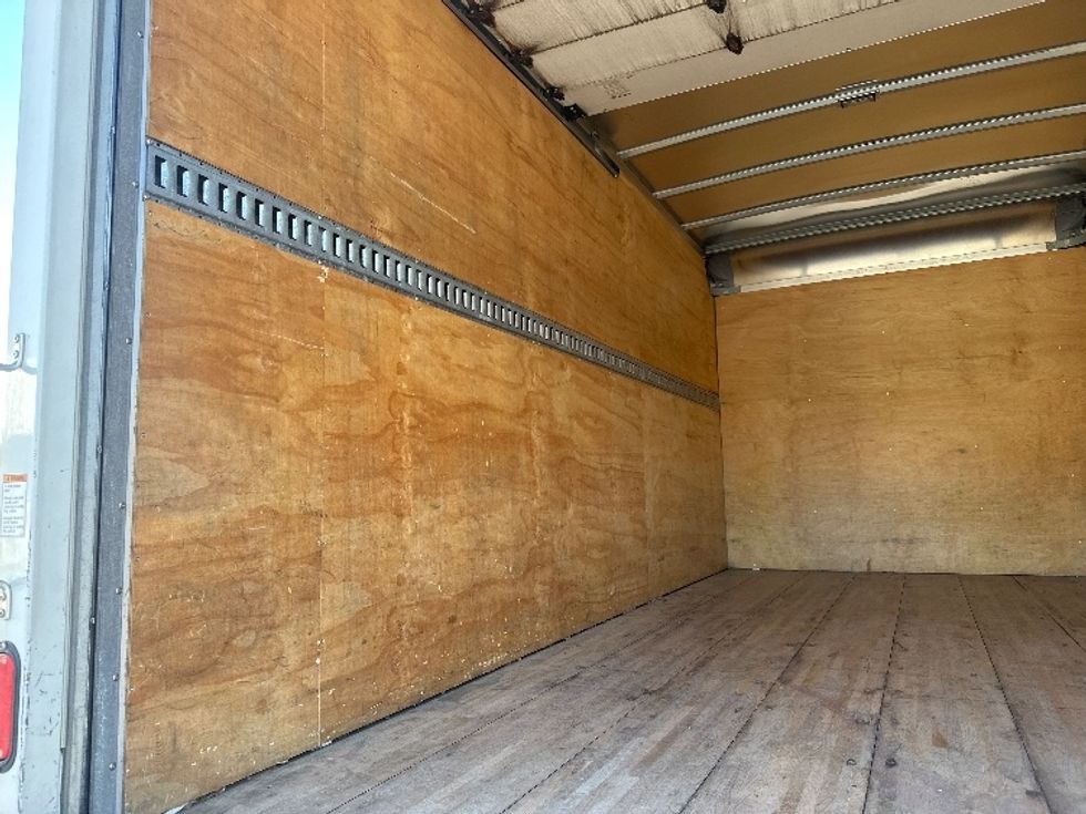 Medium Duty Box Truck-Light and Medium Duty Trucks-Isuzu-2019-NRR-Greensboro-NC-147,163\n\t\tmiles-$ 37,750 - Image 10