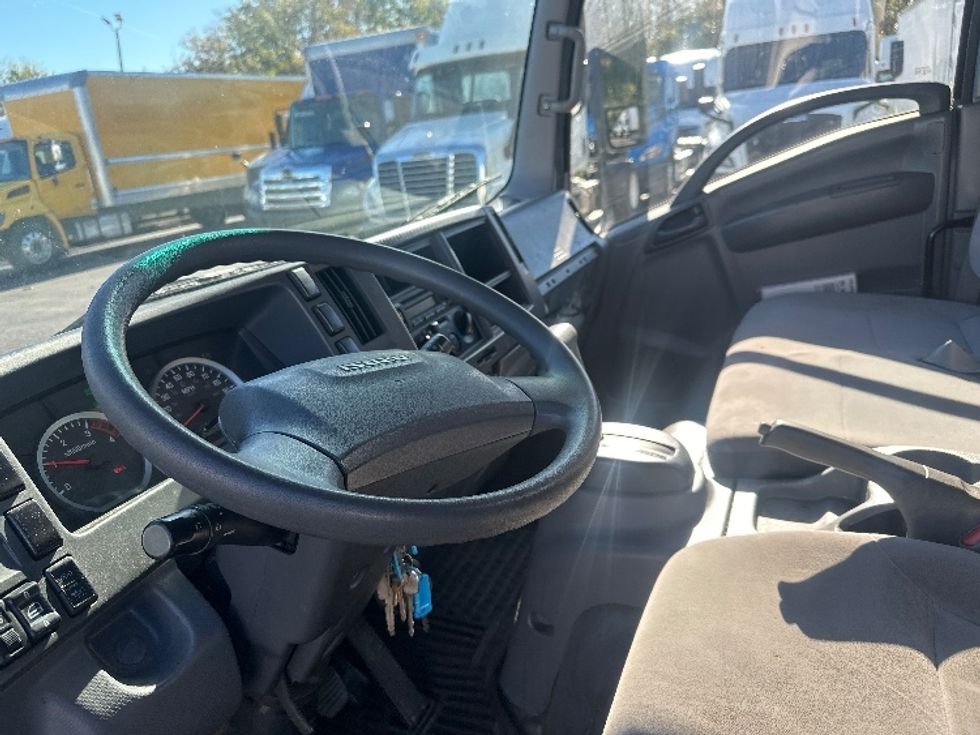 Medium Duty Box Truck-Light and Medium Duty Trucks-Isuzu-2019-NRR-Greensboro-NC-147,163\n\t\tmiles-$ 37,750 - Image 17