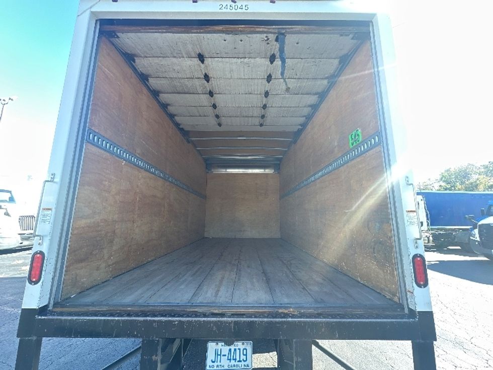 Medium Duty Box Truck-Light and Medium Duty Trucks-Isuzu-2019-NRR-Greensboro-NC-147,163\n\t\tmiles-$ 37,750 - Image 8