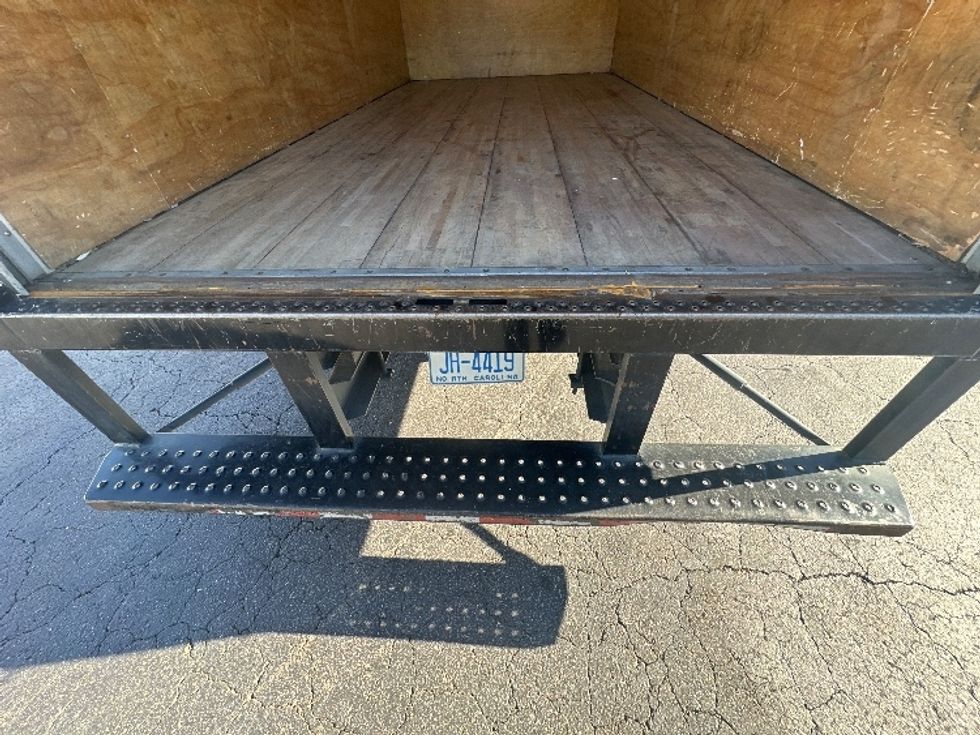 Medium Duty Box Truck-Light and Medium Duty Trucks-Isuzu-2019-NRR-Greensboro-NC-147,163\n\t\tmiles-$ 37,750 - Image 9