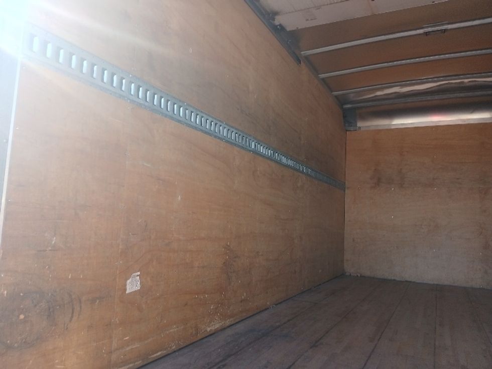 Medium Duty Box Truck-Light and Medium Duty Trucks-Isuzu-2019-NRR-Greensboro-NC-150,394\n\t\tmiles-$ 37,000 - Image 10