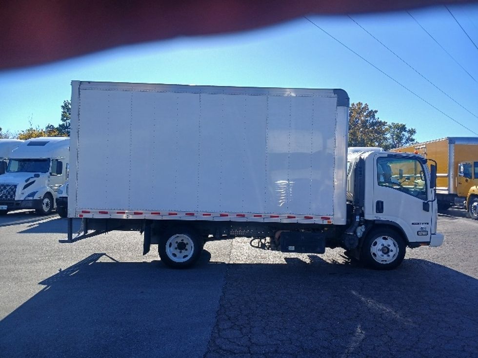 Medium Duty Box Truck-Light and Medium Duty Trucks-Isuzu-2019-NRR-Greensboro-NC-150,394\n\t\tmiles-$ 37,000 - Image 14