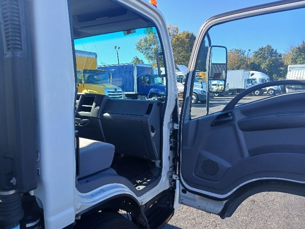 Medium Duty Box Truck-Light and Medium Duty Trucks-Isuzu-2019-NRR-Greensboro-NC-150,394\n\t\tmiles-$ 37,000 - Image 19